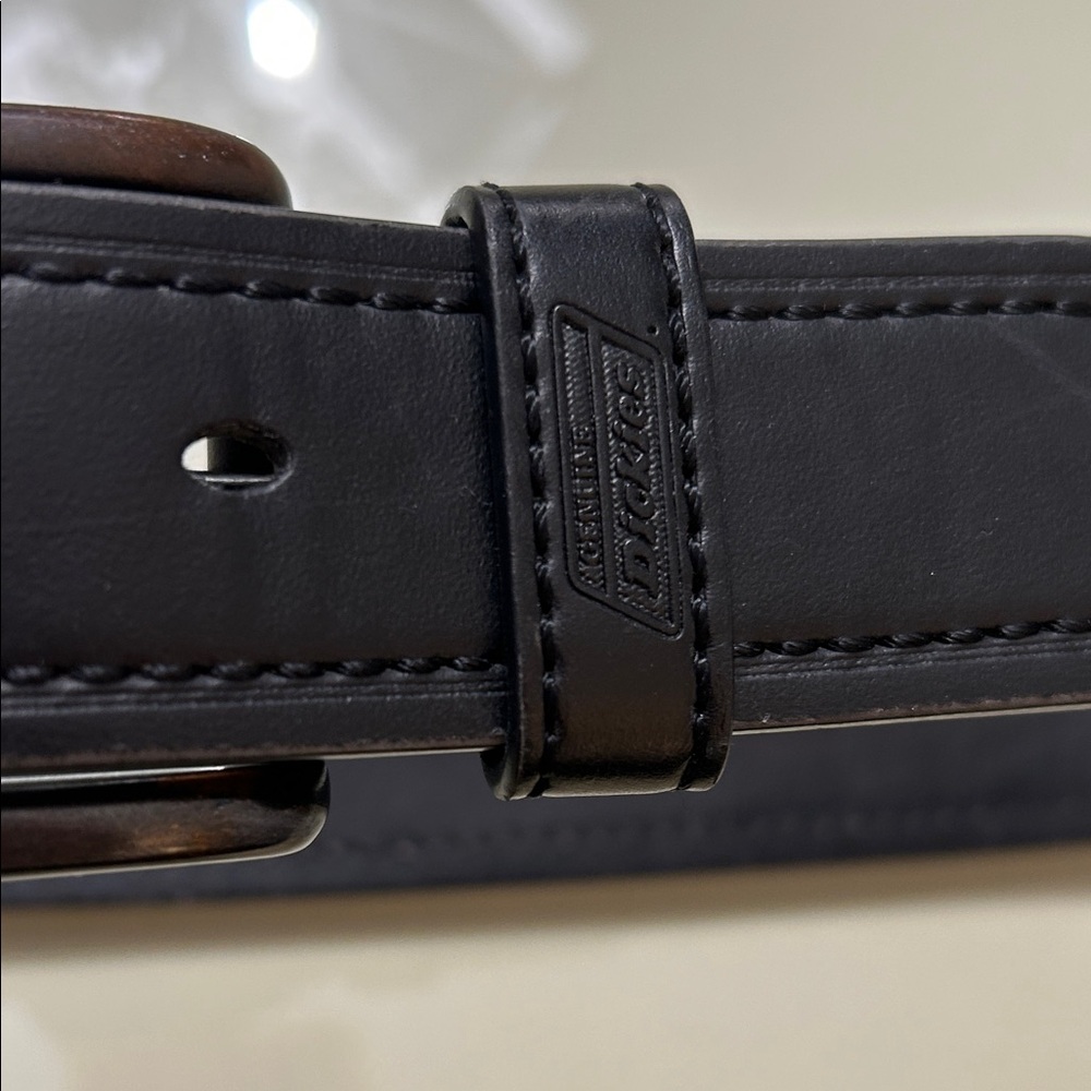 Dickies Leather Men's Belt in Black - Classic Casual Style size 38 - Picture 2 of 5